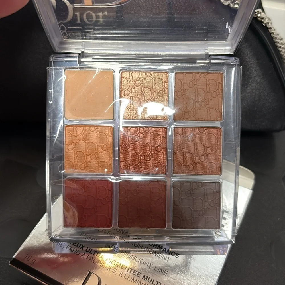 Dior Beauty Black Cosmetic Bag and Eye Palette - Picture 2 of 7